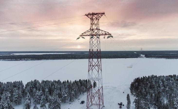 Опоры ЛЭП производства ОМК установили на берегах Печоры
Опоры ЛЭП производства ОМК установили на берегах Печоры
